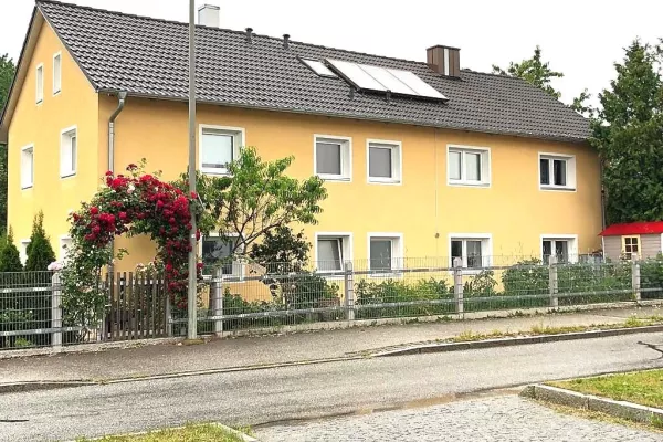Zweifamilienhaus mit Einliegerwohnung, EBK, Keller, Garage & Garten kaufen in 84166 Adlkofen